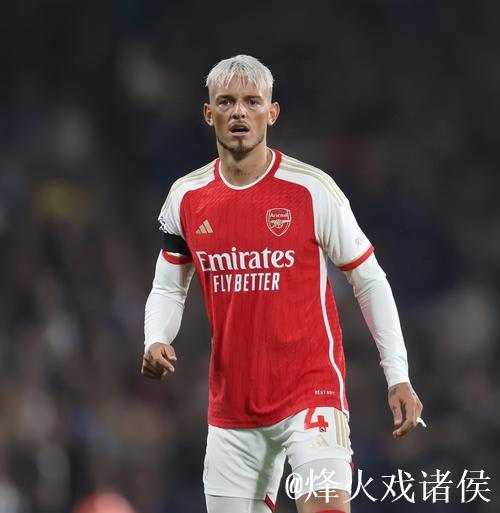 后防线又1人受伤!记者:阿森纳后卫本-怀特因伤缺席1个月 后防线又1人受伤!记者:阿森纳后卫本-怀特因伤缺席1个月