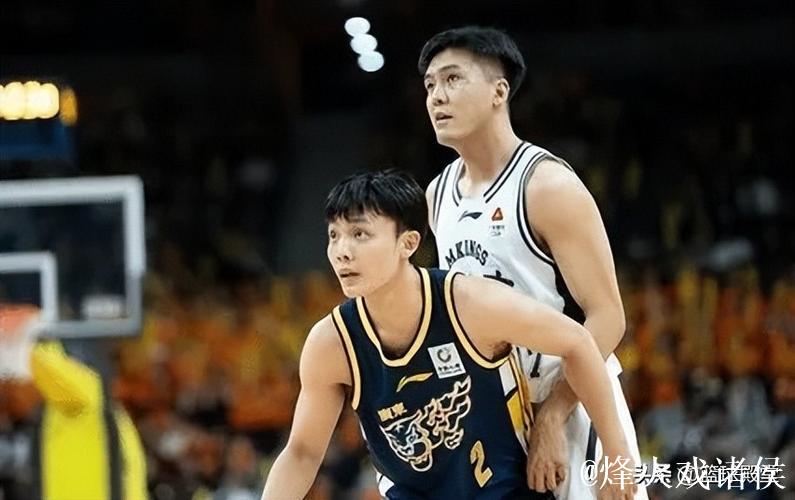 胜同曦发布会!杜锋不满攻守+篮板,回应徐杰对球队的重要性! 胜同曦发布会!杜锋不满攻守+篮板,回应徐杰对球队的重要性!